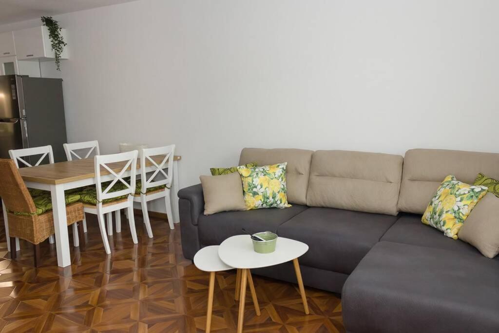 Perfect Summer Vacation Rental - One-Bedroom Flat By Flat Mаnager Topola Buitenkant foto